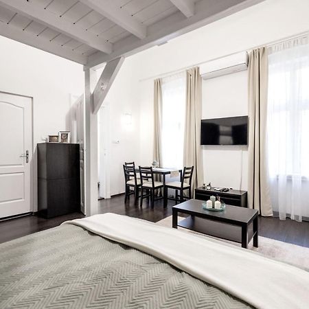 Apartamento Charming Downtown Hideaway Steps From New York Cafe! Budapest Exterior foto