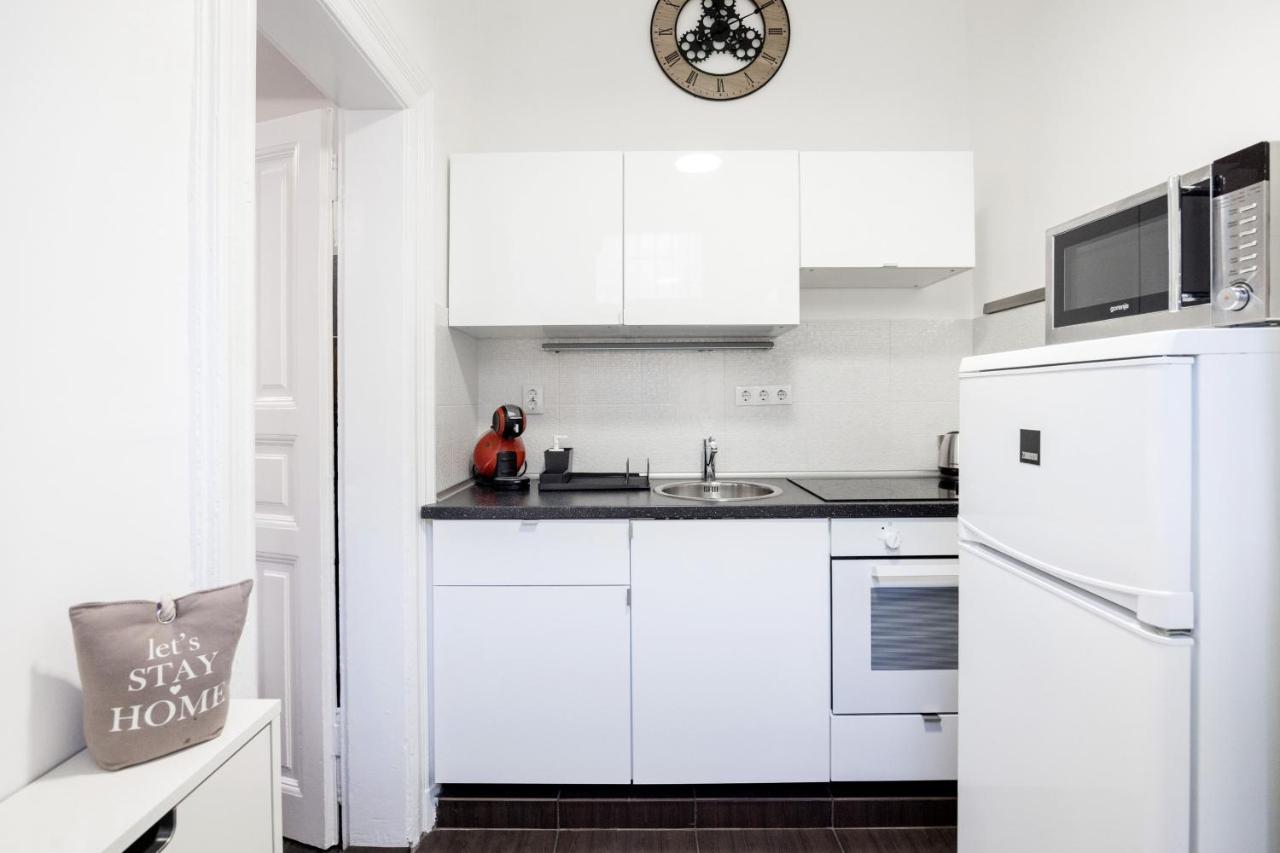 Apartamento Charming Downtown Hideaway Steps From New York Cafe! Budapest Exterior foto