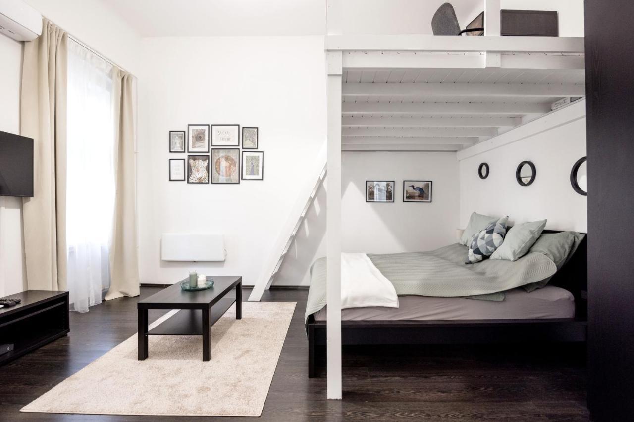 Apartamento Charming Downtown Hideaway Steps From New York Cafe! Budapest Exterior foto