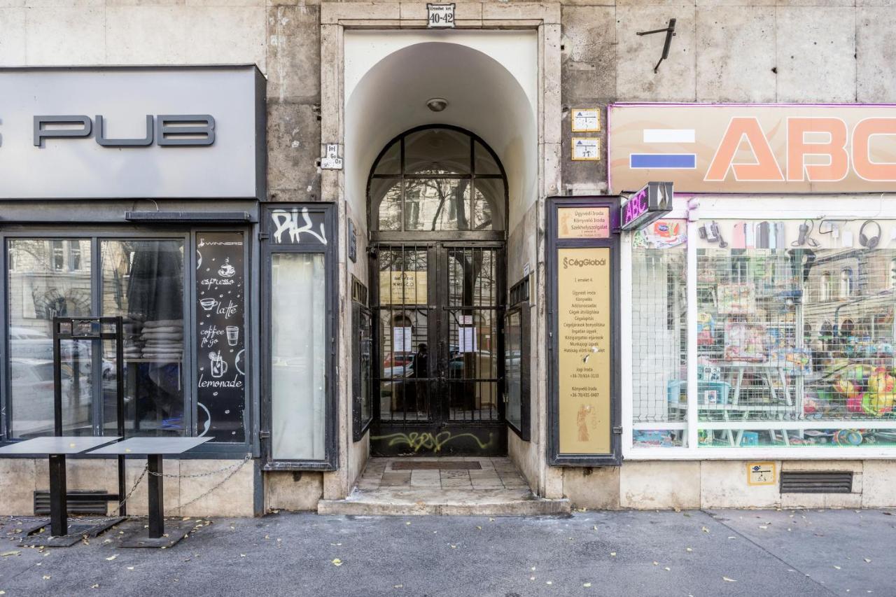 Apartamento Charming Downtown Hideaway Steps From New York Cafe! Budapest Exterior foto